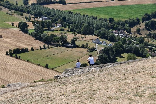 Découvrez les Meilleurs Campings du Calvados à Proximité de la Mer pour des Vacances Idylliques