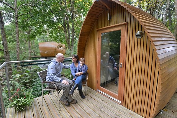 Évasion de luxe : Découvrez la cabane dans les arbres avec spa dans le Calvados